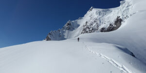 BrightView: Snow Contracts & COVID-19 Impact Revenue 1 man-climbing-up-in-snow-100 (1)